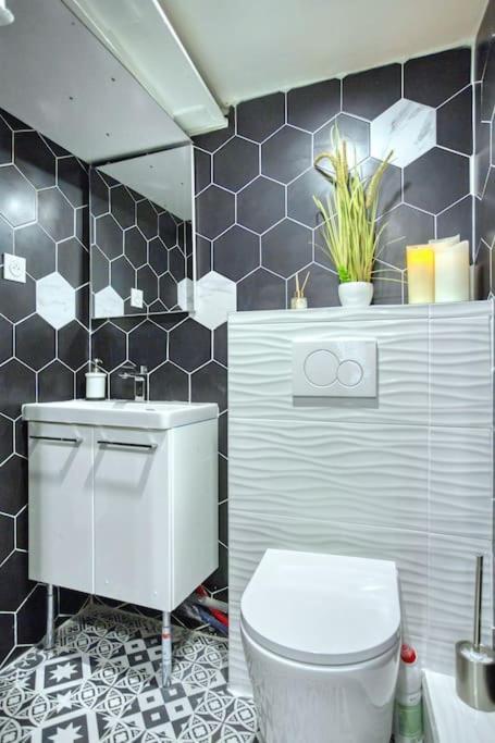 Le Nid Parisien Triplex Cosy Et Chaleureux Apartment Екстериор снимка