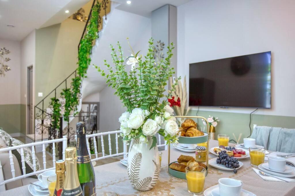 Le Nid Parisien Triplex Cosy Et Chaleureux Apartment Екстериор снимка