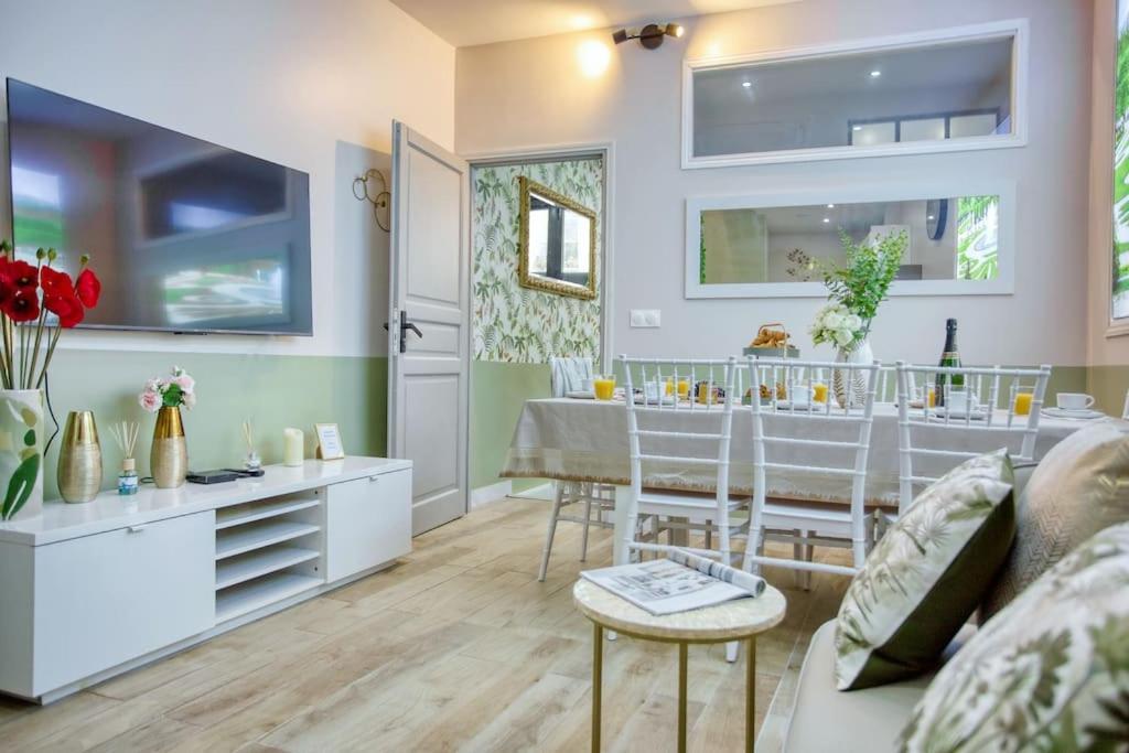 Le Nid Parisien Triplex Cosy Et Chaleureux Apartment Екстериор снимка