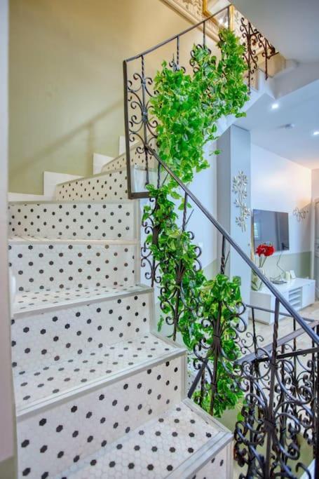 Le Nid Parisien Triplex Cosy Et Chaleureux Apartment Екстериор снимка