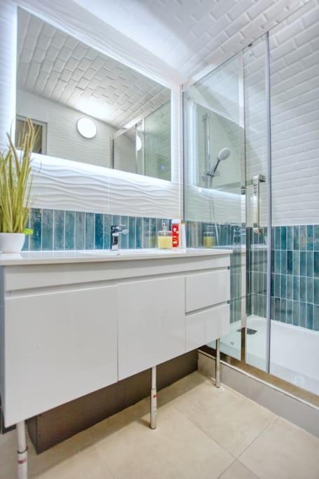 Le Nid Parisien Triplex Cosy Et Chaleureux Apartment Екстериор снимка